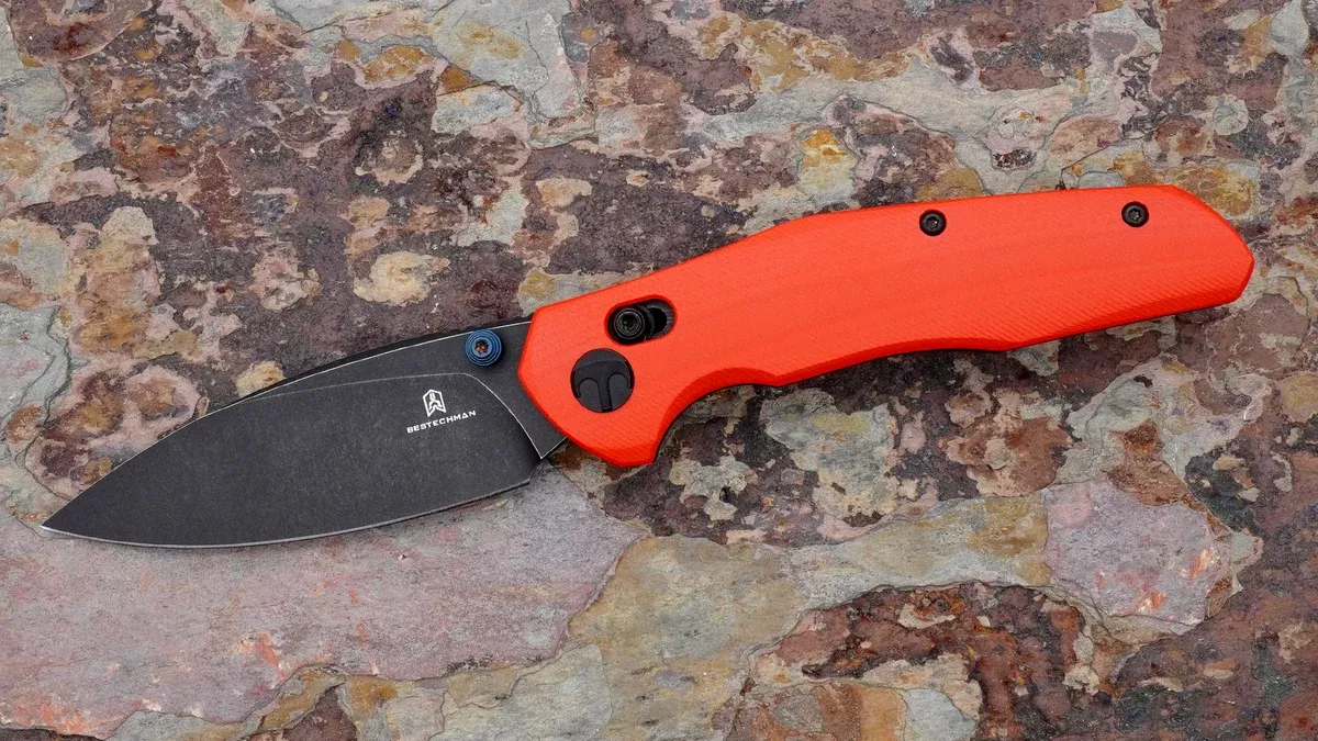 Bestechman Ronan, Black Blade and Red G-10 Handle BMK02J