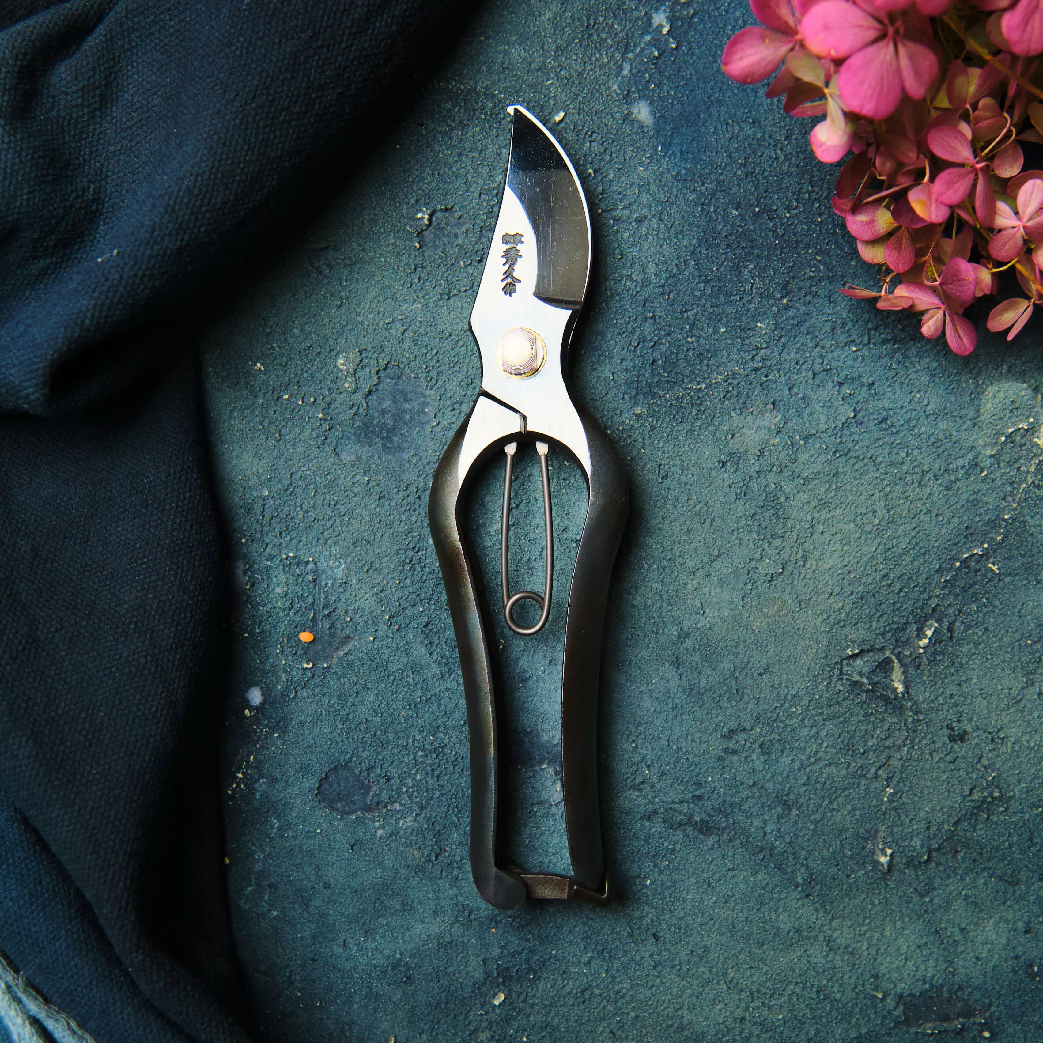 Handmade Japanese Secateurs - 200mm