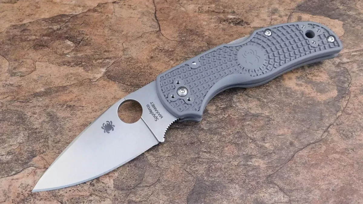 Native 5 Maxamet, Gray FRN Handle Plain Edge C41PGY5