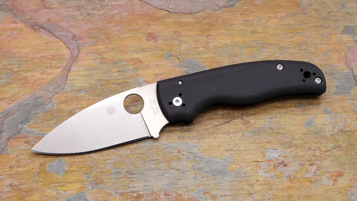 Shaman Folder, Black G-10 Handle Plain Edge C229GP